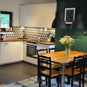  Apartament Wokół Stołu Polska